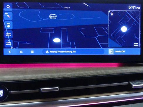 Used 2024 Hyundai Santa Fe Limited image 11