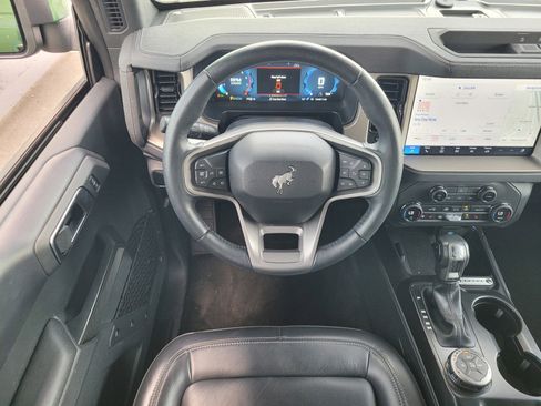 Used 2025 Ford Bronco Outer Banks image 11