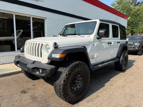 Used 2018 Jeep Wrangler Unlimited Sport S AWD/4WD image 2