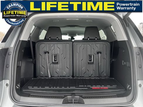 Certified 2023 GMC Acadia SLT w/ Trailering Package image 14
