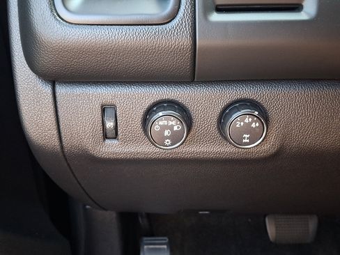 Used 2016 Chevrolet Colorado LT w/ LT Convenience Package AWD/4WD image 22