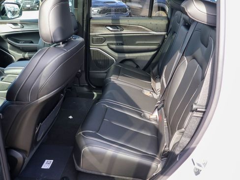 New 2026 Jeep Grand Cherokee Limited image 15