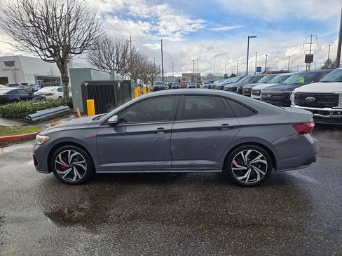 Used 2024 Volkswagen Jetta GLI Autobahn image 8