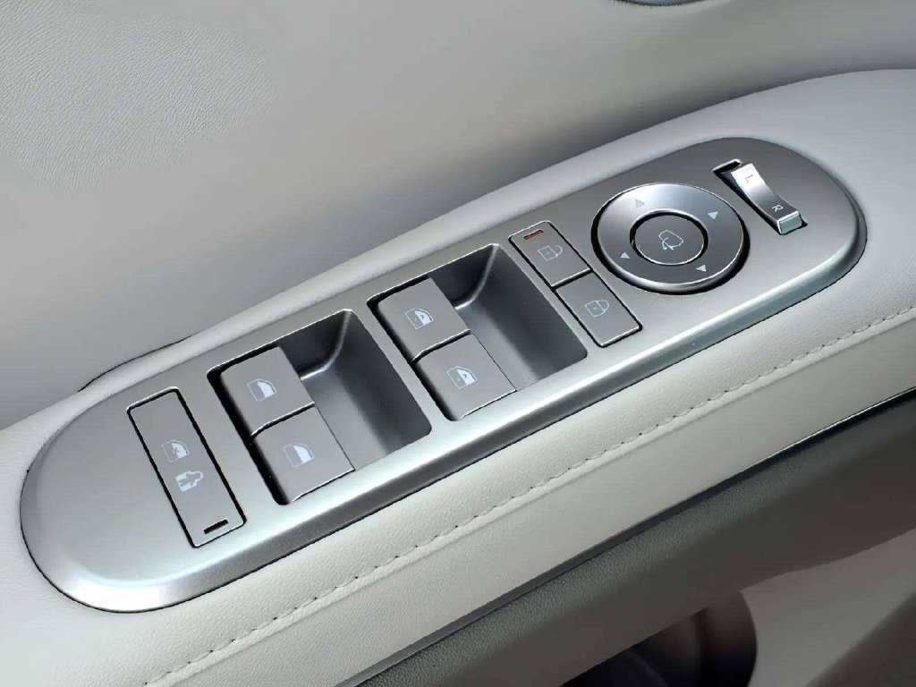 Certified 2026 Hyundai Palisade SEL FWD image 18