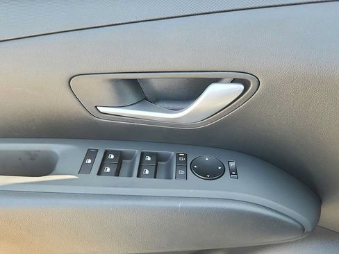 Used 2025 Hyundai Santa Cruz SE FWD image 25