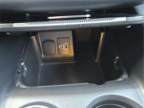 Used 2025 Ford Explorer ST-Line w/ ST-Line Street Pack image 43