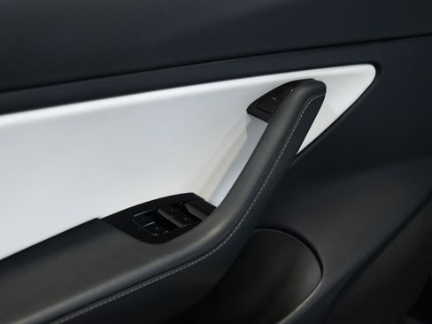 Used 2019 Tesla Model 3 Performance image 21