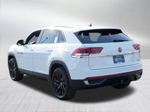 Certified 2022 Volkswagen Atlas Cross Sport SE w/ Panoramic Sunroof Package image 5