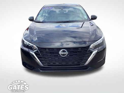 Used 2025 Nissan Sentra SV FWD image 2