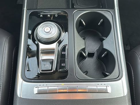 Used 2026 Kia Carnival EX FWD image 27