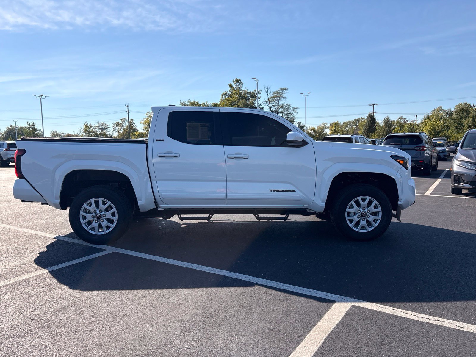 Used 2025 Toyota Tacoma SR5 AWD/4WD image 7