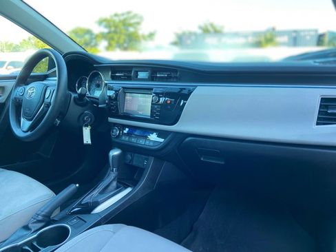 Used 2014 Toyota Corolla LE FWD image 16