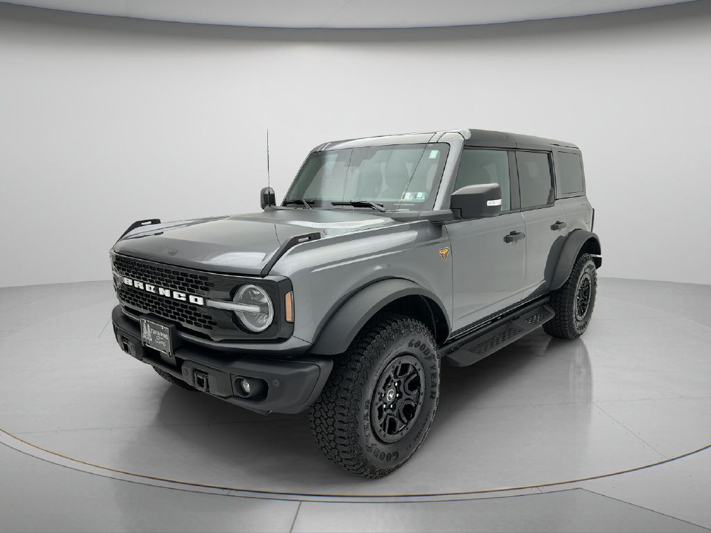 Used 2025 Ford Bronco Badlands AWD/4WD image 3