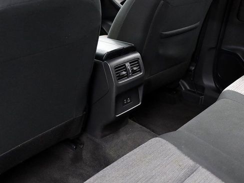 Used 2023 Nissan Rogue SV image 12