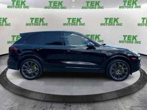 Used 2017 Porsche Cayenne S Platinum w/ Premium Package (PJW) AWD/4WD image 5