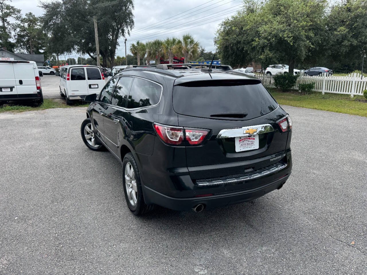 Used 2016 Chevrolet Traverse LTZ FWD image 4