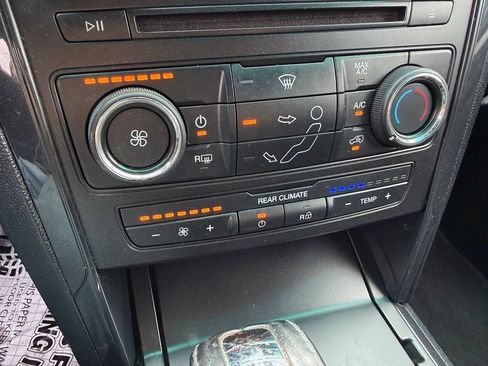 Used 2017 Ford Explorer XLT FWD image 36