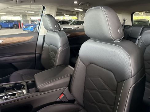 Used 2026 Volkswagen Atlas SE FWD image 14