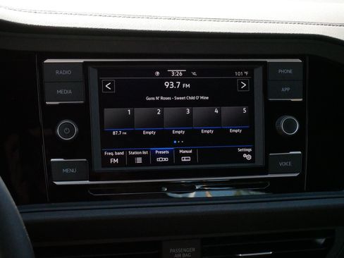 Certified 2024 Volkswagen Jetta Sport FWD image 22