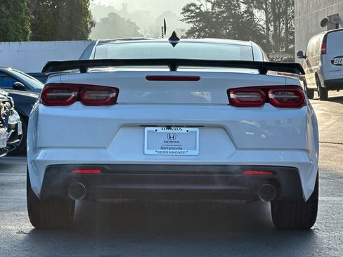Used 2021 Chevrolet Camaro LT image 9