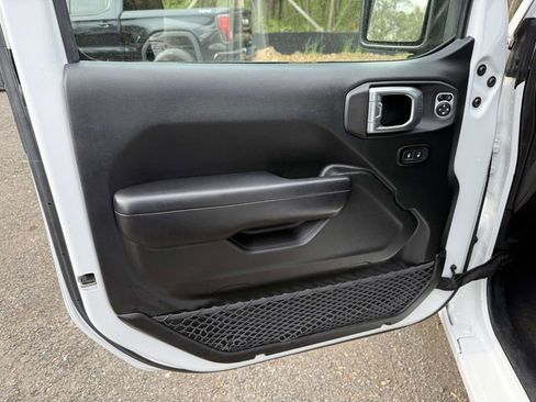 Used 2018 Jeep Wrangler Unlimited Sport S AWD/4WD image 23