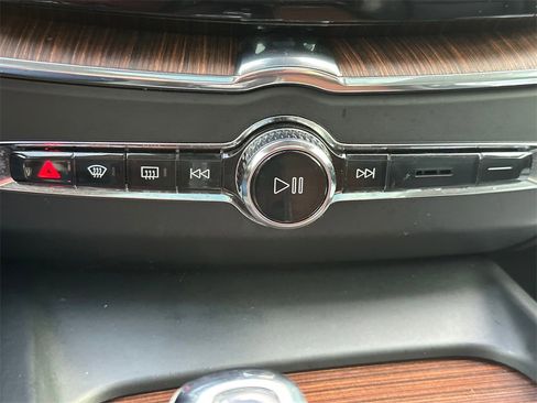 Used 2019 Volvo XC60 T8 Inscription w/ Advanced Package image 27