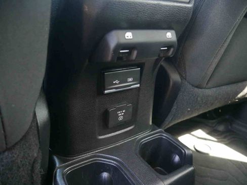Used 2018 Jeep Wrangler Unlimited Sahara w/ Safety Group AWD/4WD image 19