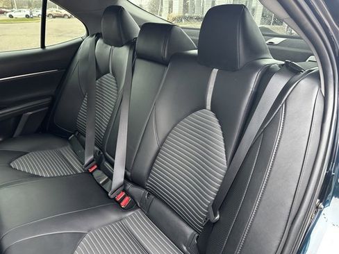 Certified 2018 Toyota Camry SE w/ Moonroof Package image 13
