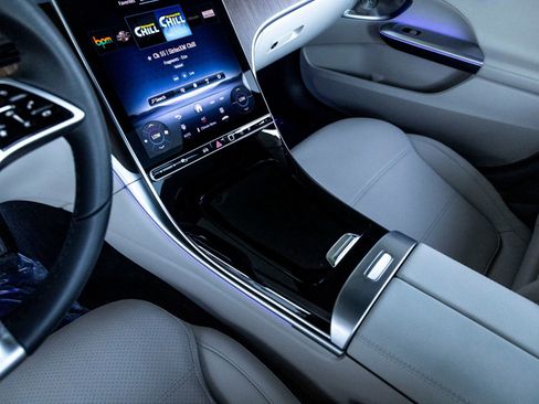 New 2025 Mercedes-Benz C 300 Sedan image 18