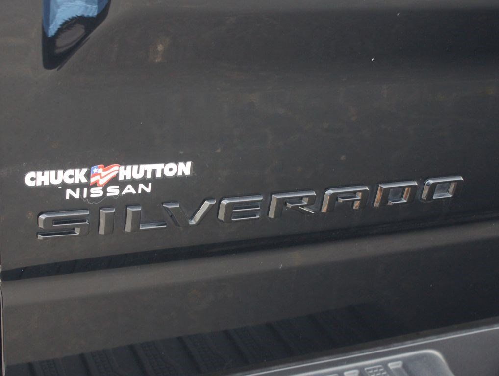 Used 2022 Chevrolet Silverado 1500 LT Trail Boss w/ LPO, Dark Essentials Package AWD/4WD image 16