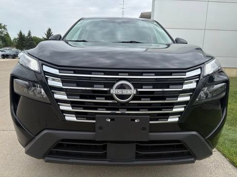 Used 2024 Nissan Rogue SV AWD/4WD image 7