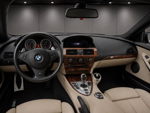Used 2007 BMW M6 Convertible RWD image 7