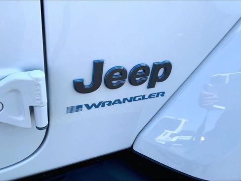 Used 2023 Jeep Wrangler Unlimited Sahara AWD/4WD image 25