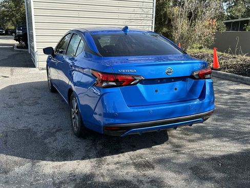 Used 2020 Nissan Versa SV image 4
