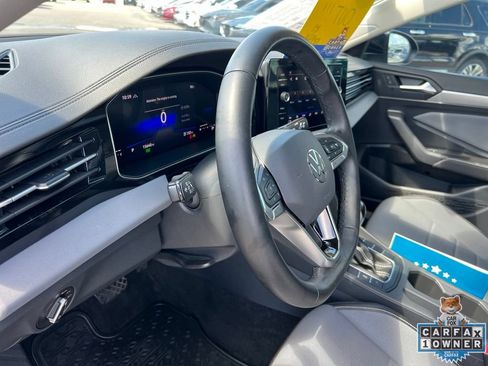Used 2025 Volkswagen Jetta SE FWD image 27