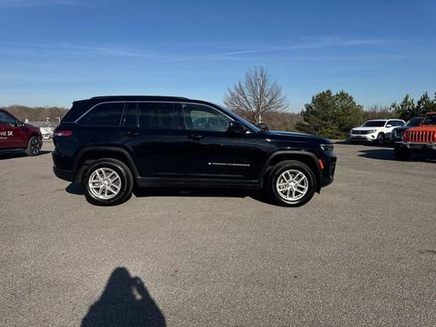 Used 2024 Jeep Grand Cherokee Laredo X w/ Luxury Tech Group I image 3