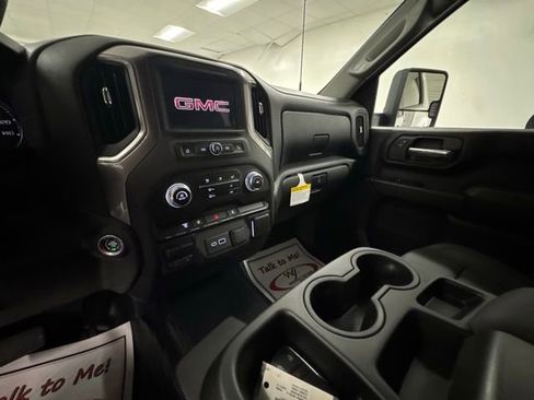 New 2026 GMC Sierra 3500 Pro w/ Convenience Package image 14