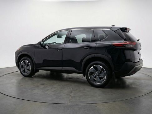 Used 2025 Nissan Rogue SV image 6