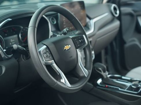 Used 2023 Chevrolet Blazer LT FWD image 27