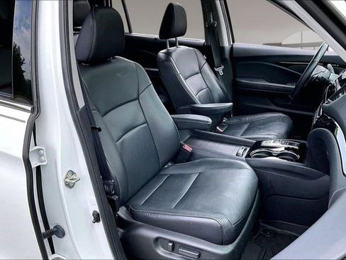 Certified 2020 Honda Pilot Touring image 26