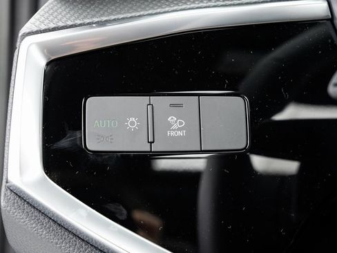 Certified 2025 Audi Q3 2.0T Premium AWD/4WD image 10