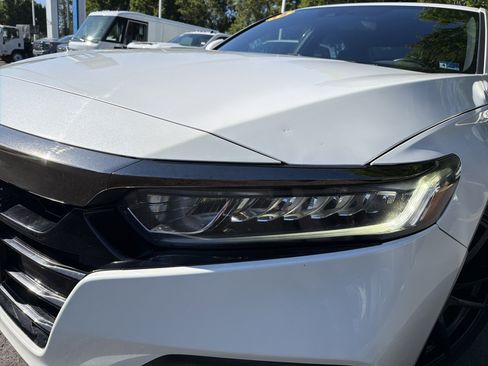 Used 2018 Honda Accord Sport image 6