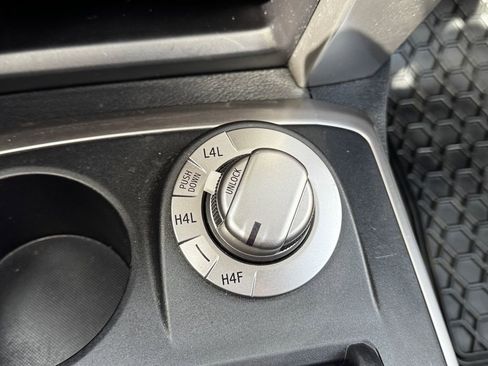 Used 2019 Toyota 4Runner 4WD image 18