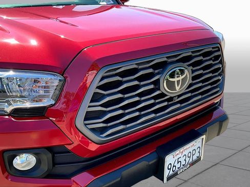 Used 2023 Toyota Tacoma TRD Off-Road w/ TRD Premium Off Road Package AWD/4WD image 29