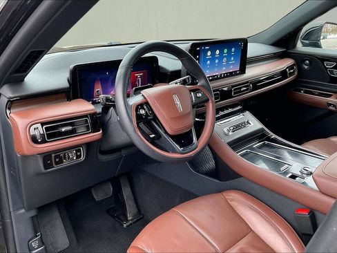 Used 2025 Lincoln Aviator Reserve w/ Illumination Package image 17