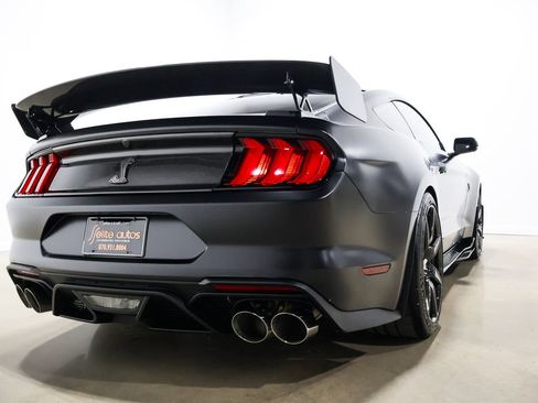 Used 2022 Ford Mustang Shelby GT500 w/ Carbon Fiber Track Pack RWD image 73
