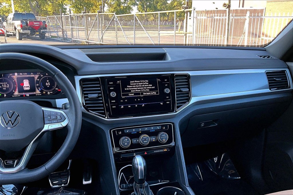 Used 2022 Volkswagen Atlas Cross Sport SEL Premium R-Line AWD/4WD image 6