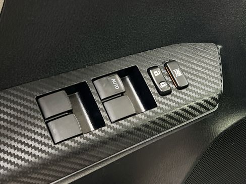 Used 2013 Toyota RAV4 LE image 19