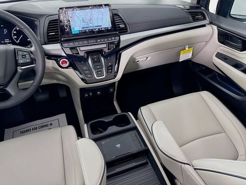 Used 2026 Honda Odyssey Touring image 32