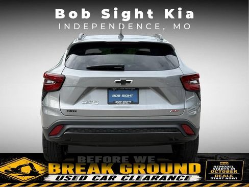 Used 2024 Chevrolet Trax RS FWD image 9